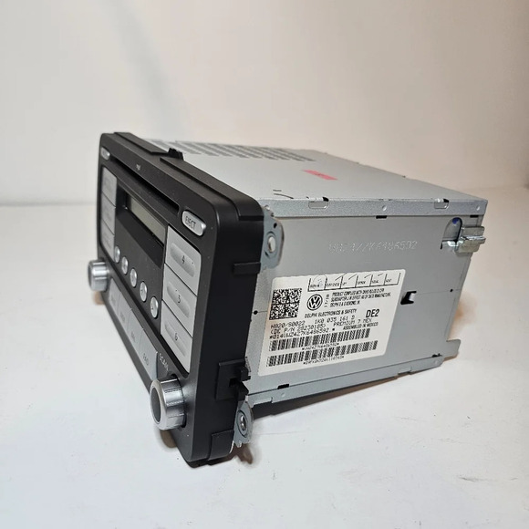 Volkswagen Delphi Electronics Factory Radio Premium MP3 DE2 Model #H020/S0023 se - Picture 6 of 8